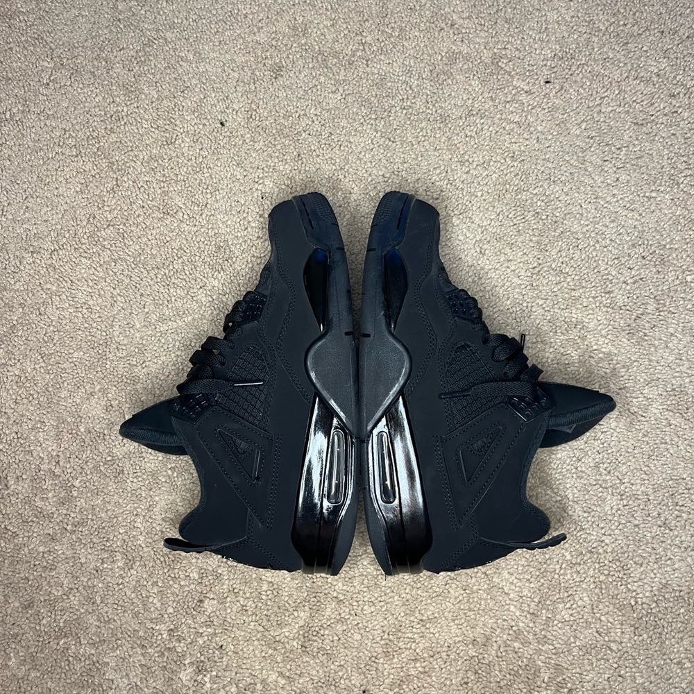Jordan 4 Black Cat (8 M)